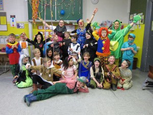 Karneval 2016: Die 2a feiert mit Frau Sander, Frau Lütteke und Frau Diekmann